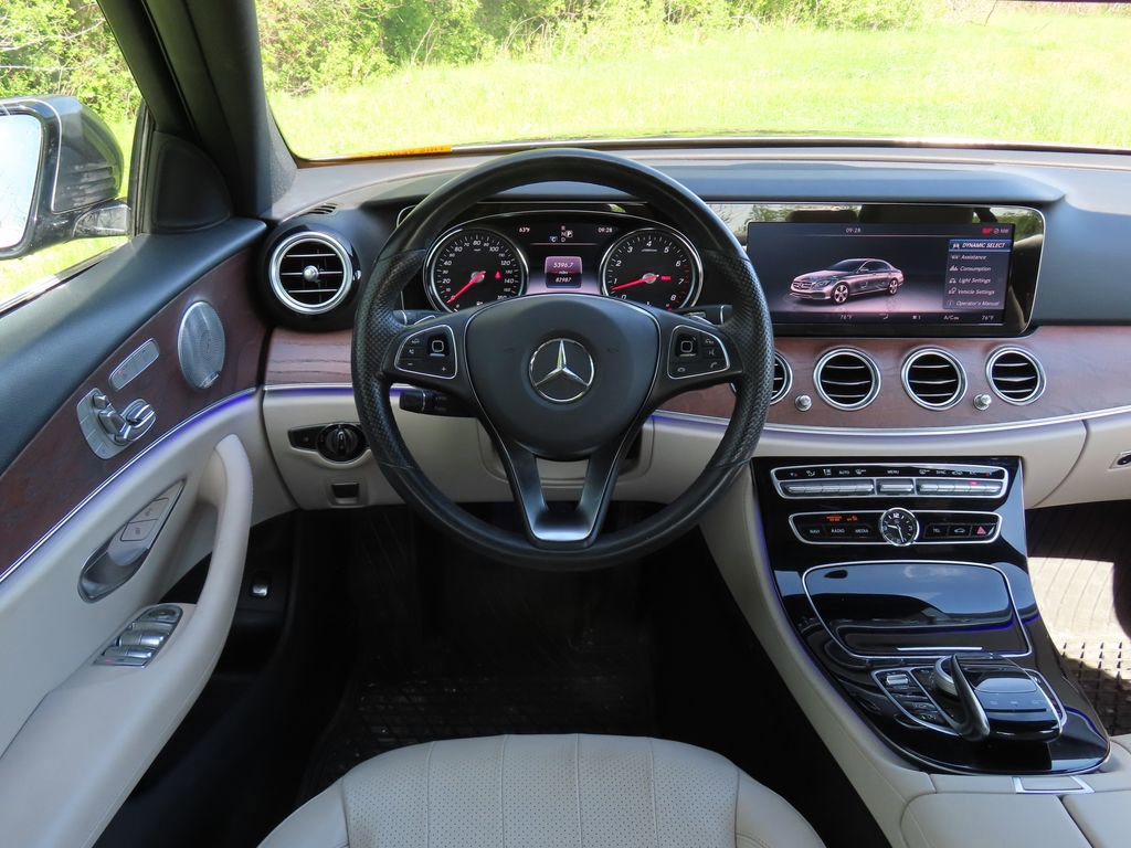 Used 2017 Mercedes-Benz E 300 4MATIC image 17