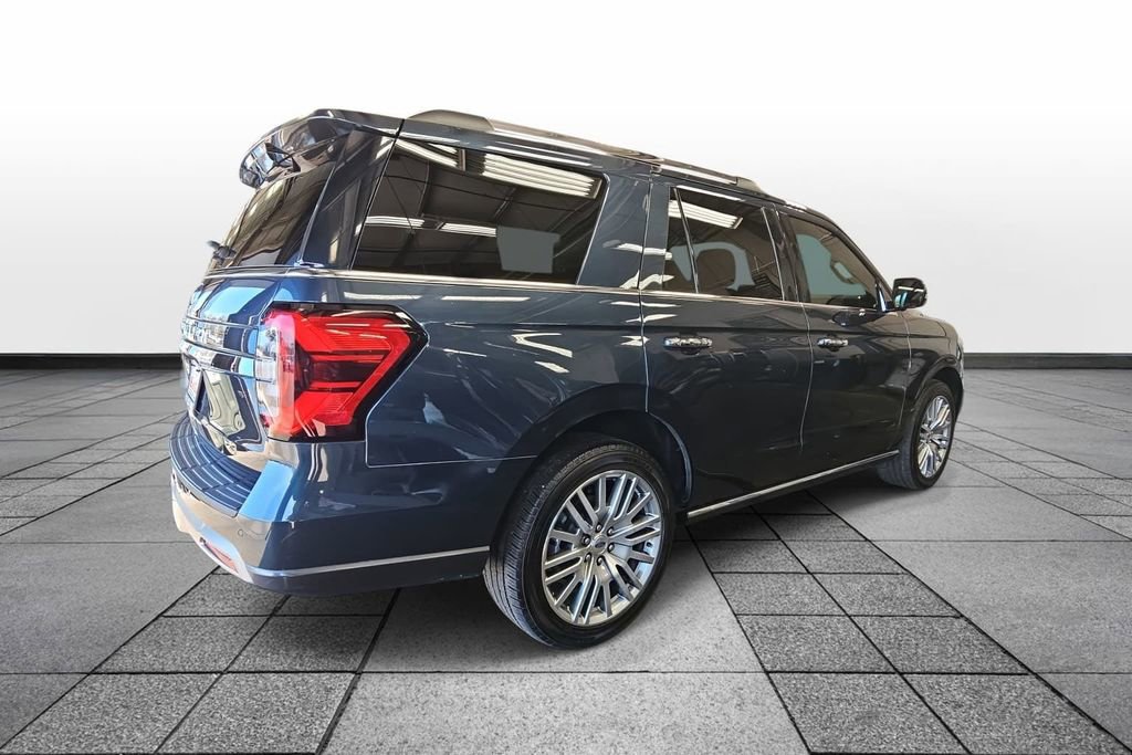 Used 2022 Ford Expedition Limited image 5