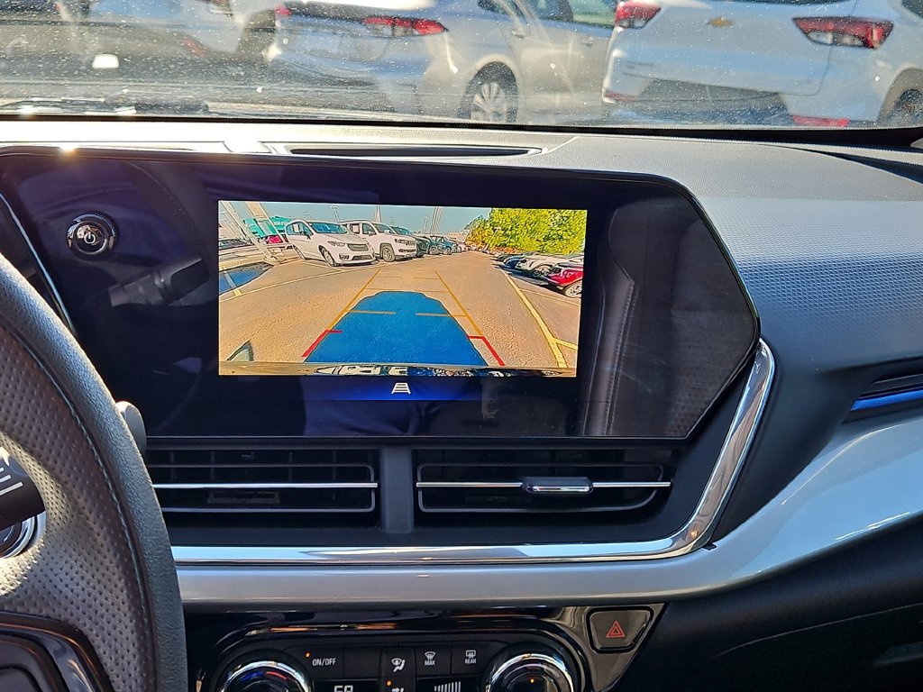 Used 2024 Chevrolet Trax LT FWD image 31