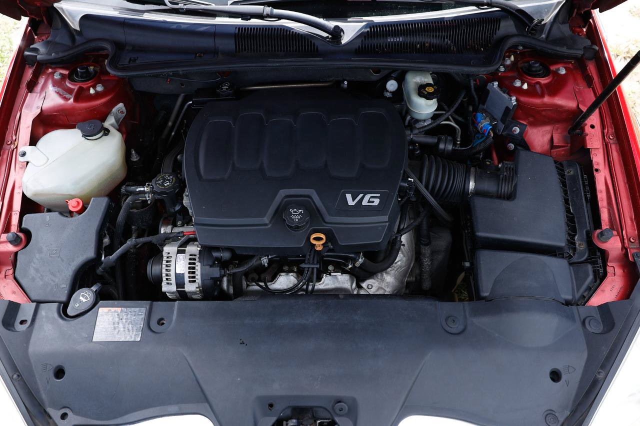 Used 2011 Buick Lucerne CXL FWD image 20