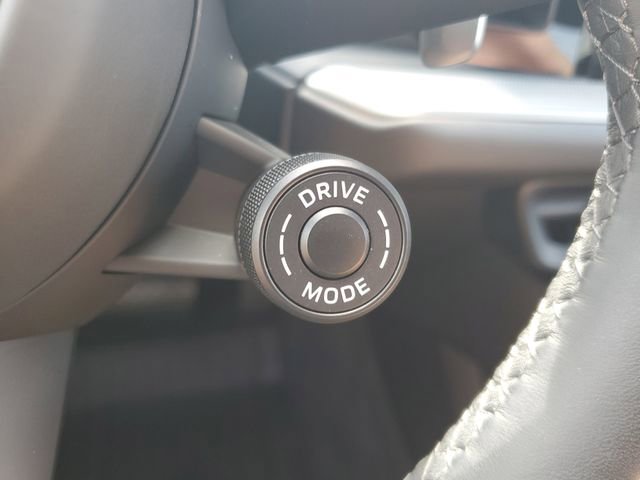 Used 2024 Porsche Cayenne Coupe image 13