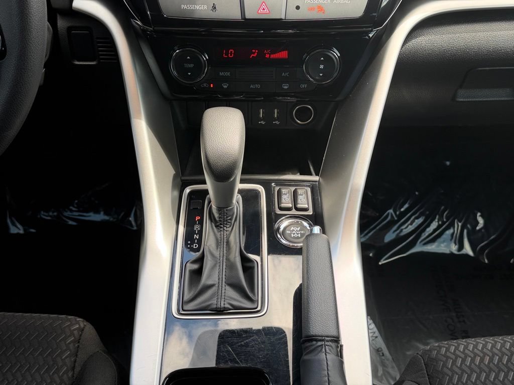 Used 2025 Mitsubishi Eclipse Cross LE AWD/4WD image 25