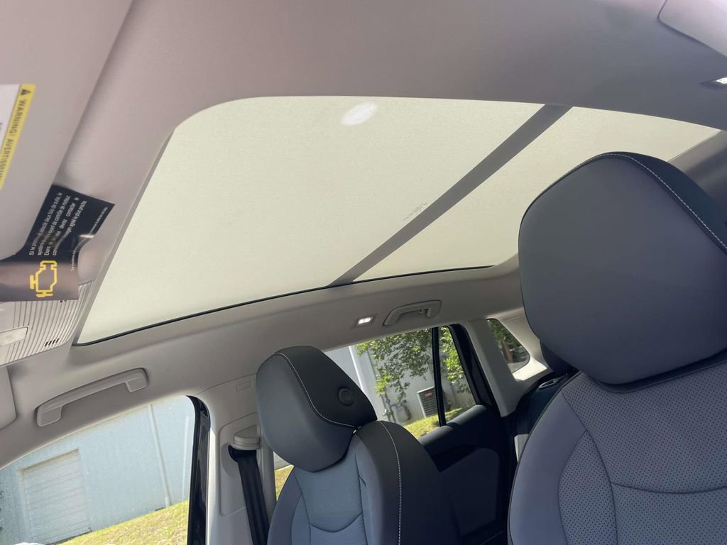 New 2026 Volkswagen Tiguan SE FWD image 15