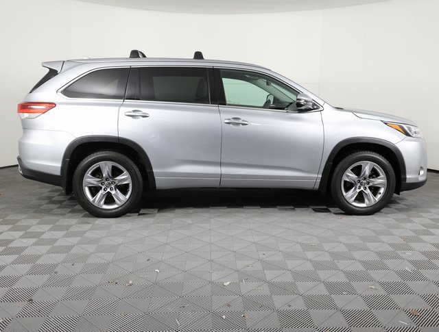 Used 2018 Toyota Highlander FWD V6 image 4