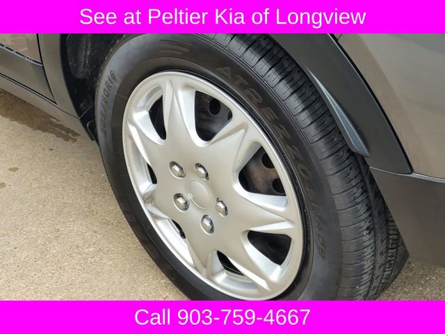 Used 2019 Nissan Kicks S FWD image 7