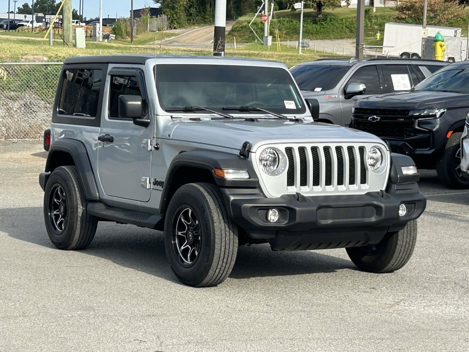 Used 2023 Jeep Wrangler Sport AWD/4WD image 1