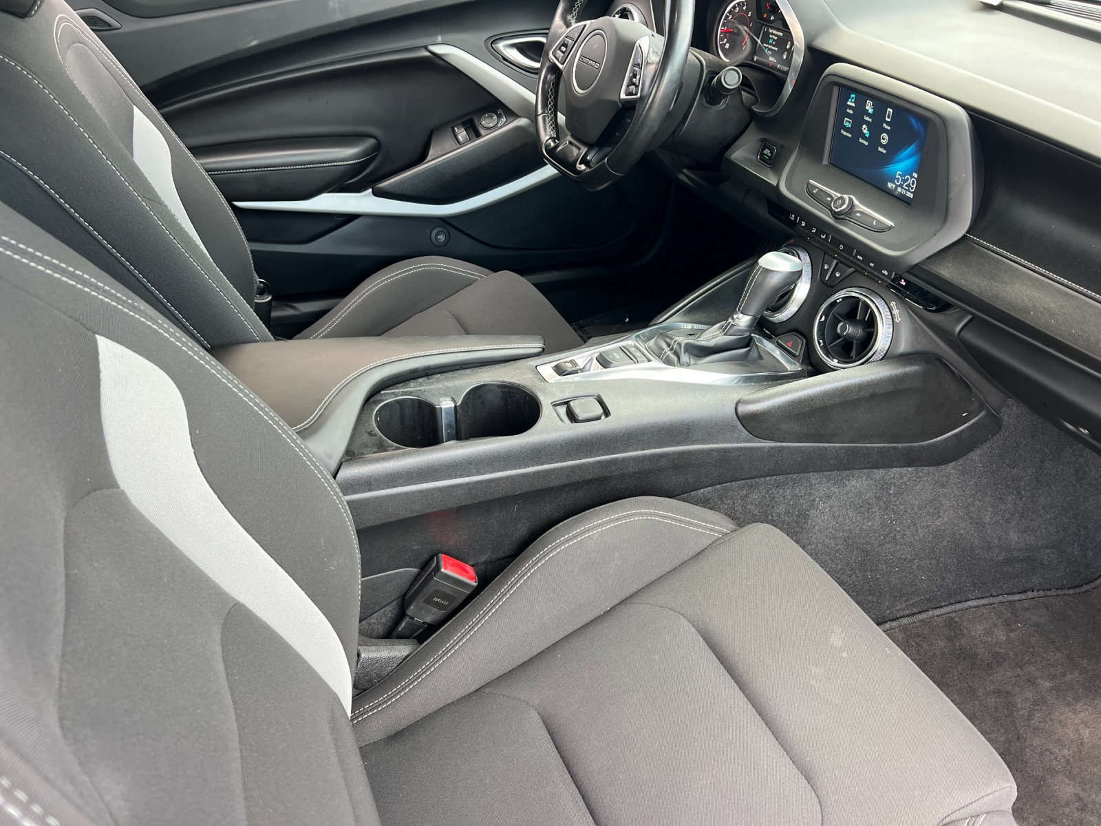 Used 2018 Chevrolet Camaro LT RWD image 15