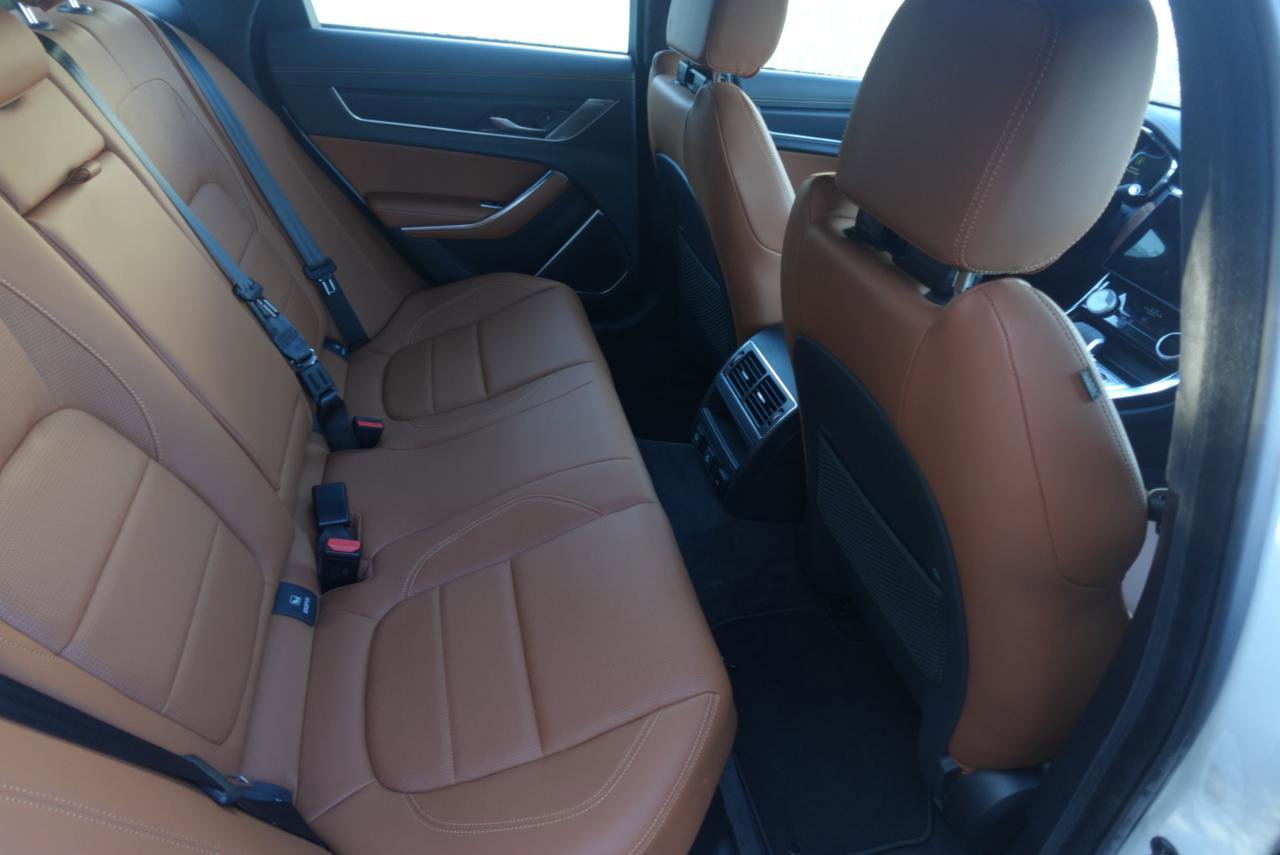 Used 2024 Jaguar XF R-Dynamic SE image 16