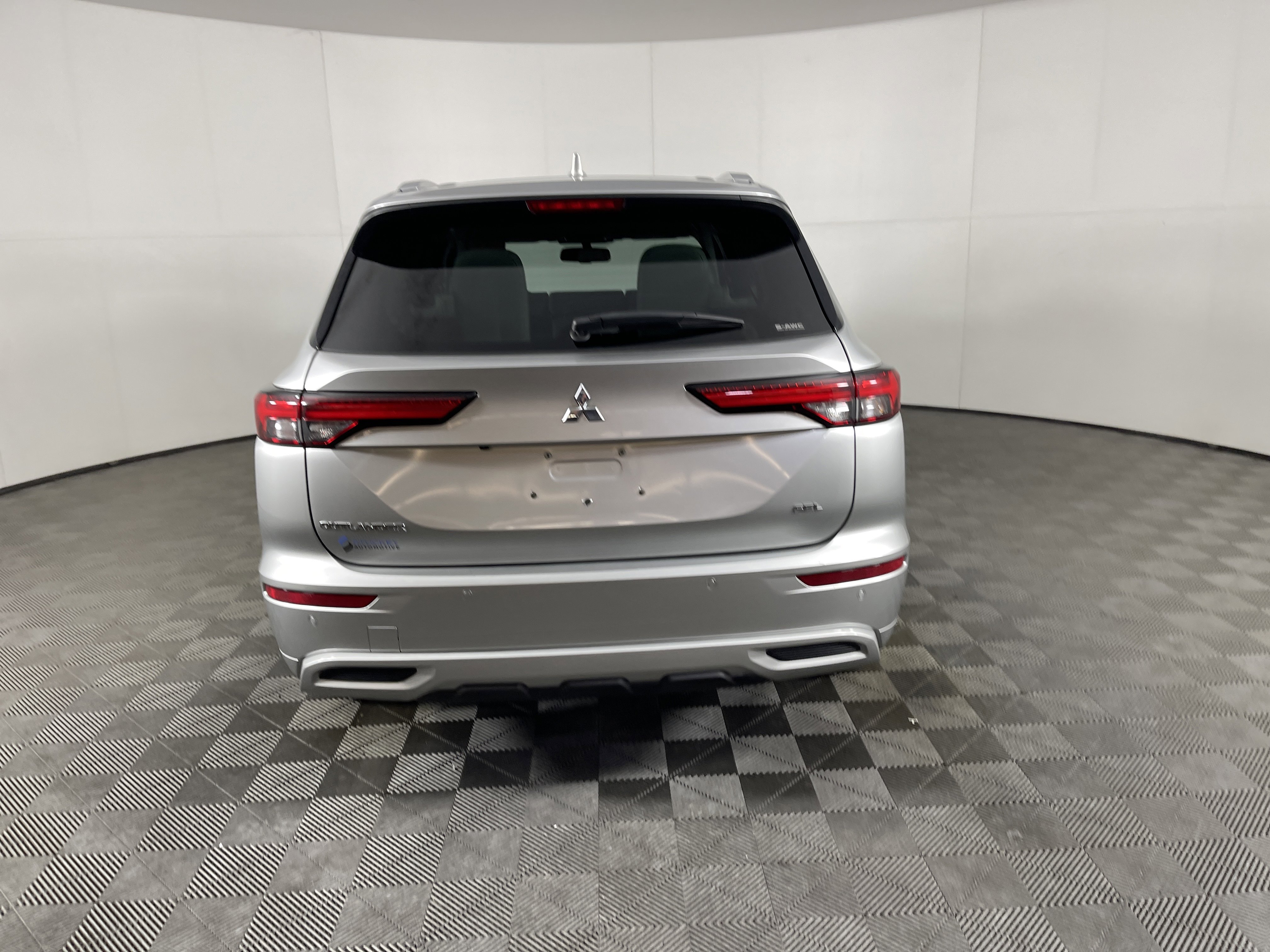 Used 2023 Mitsubishi Outlander SEL image 4