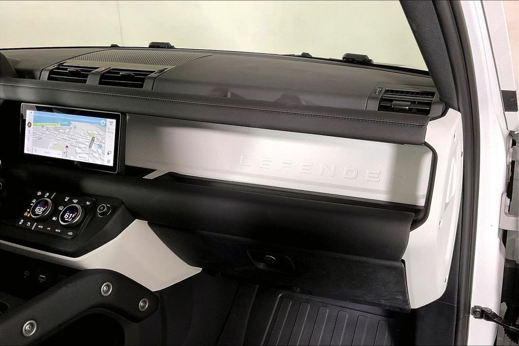 Used 2024 Land Rover Defender 110 S image 16