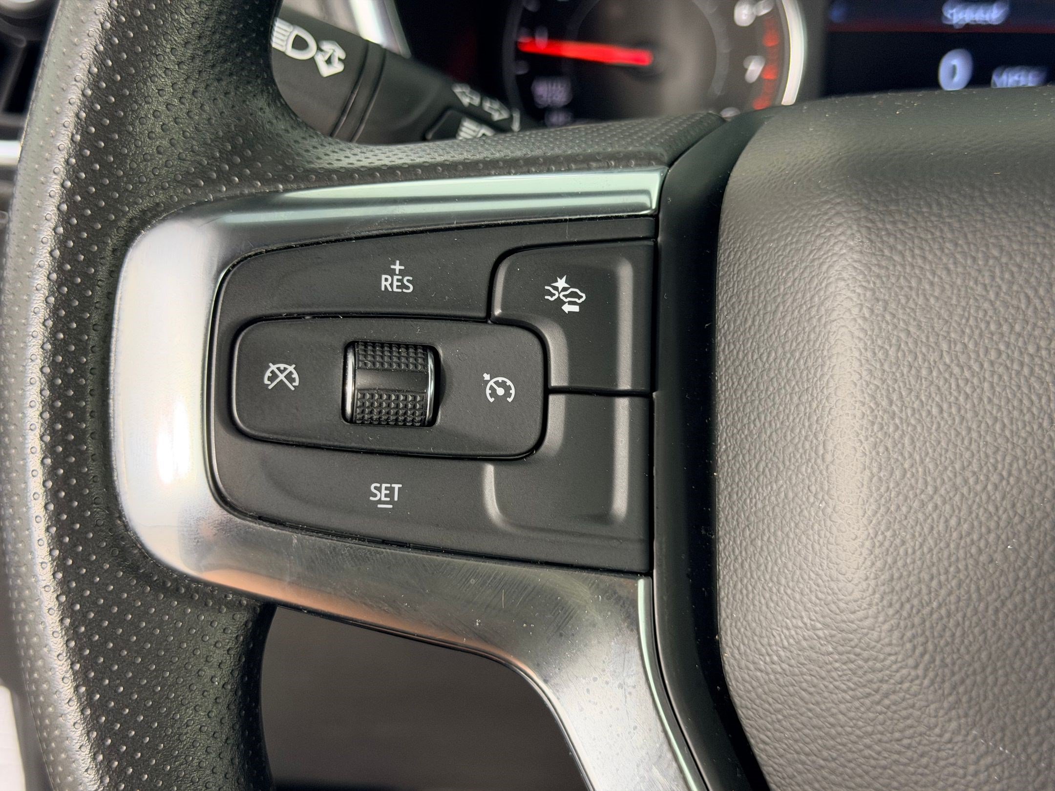 Used 2025 Chevrolet Blazer LT AWD/4WD image 14