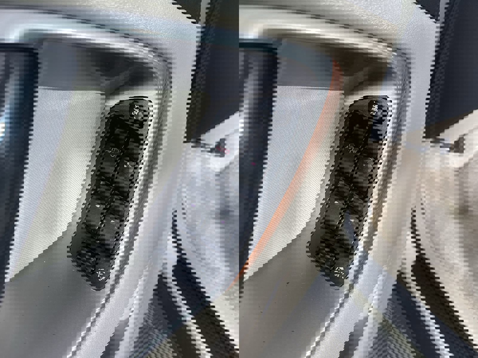 Used 2005 Subaru Outback 2.5i image 13