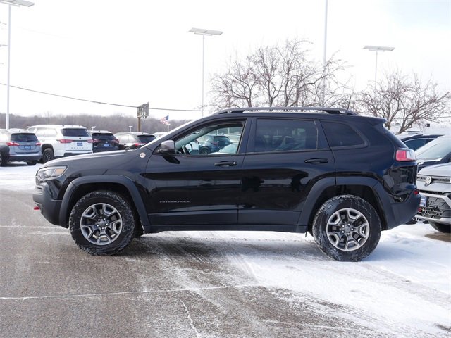 Used 2019 Jeep Cherokee Trailhawk w/ Cold Weather Group image 4