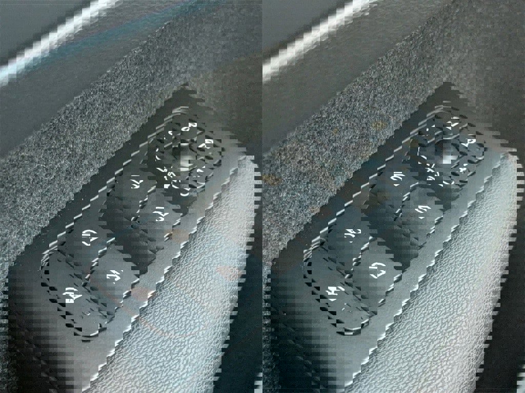 New 2026 Volvo XC40 B4 Core image 34