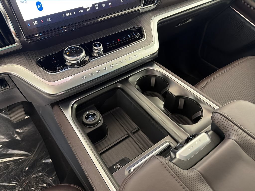 New 2026 Ford Expedition Max Platinum w/ Platinum Ultimate Package AWD/4WD image 17