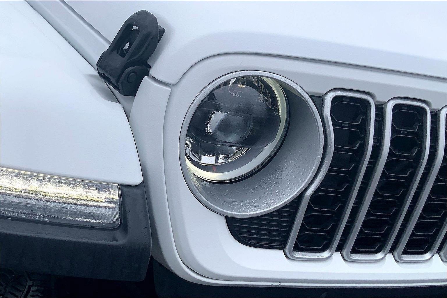 Certified 2025 Jeep Wrangler Sahara image 25