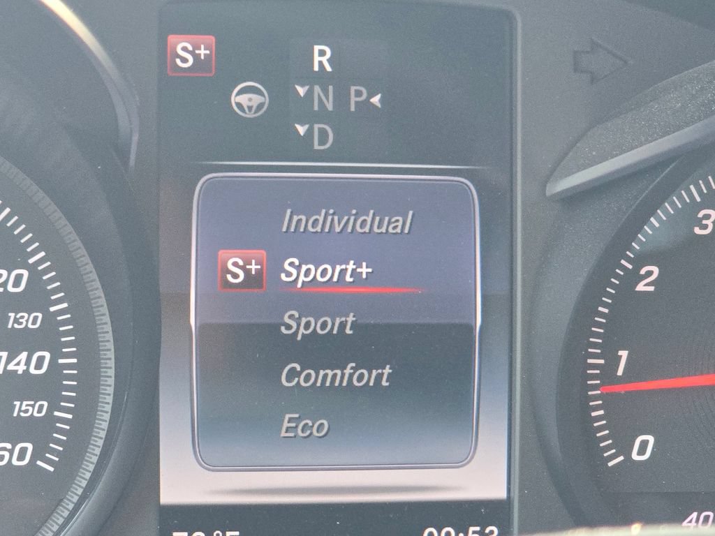 Used 2017 Mercedes-Benz GLC 300 4MATIC image 34