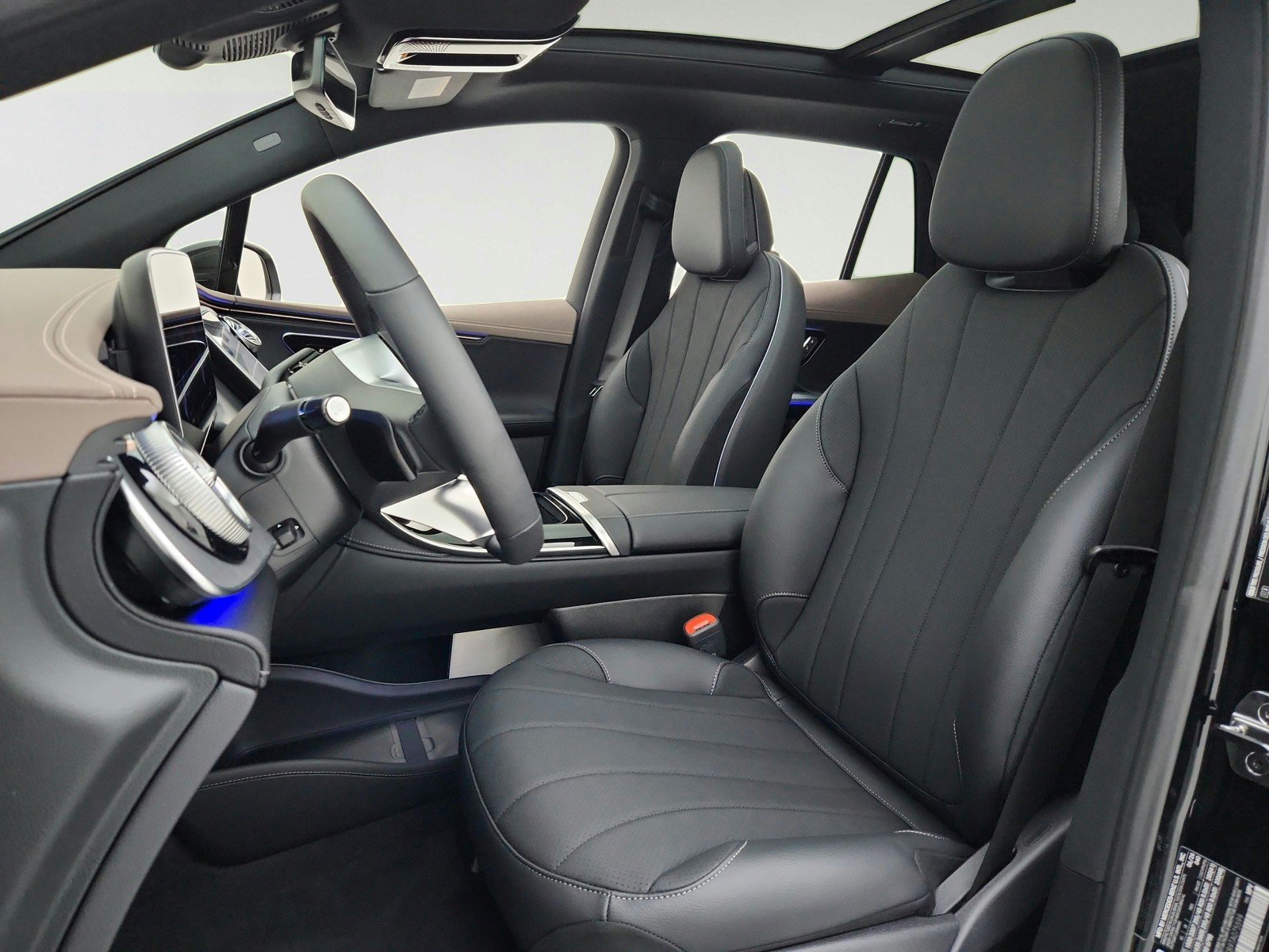 New 2026 Mercedes-Benz EQE 320 4MATIC SUV image 17