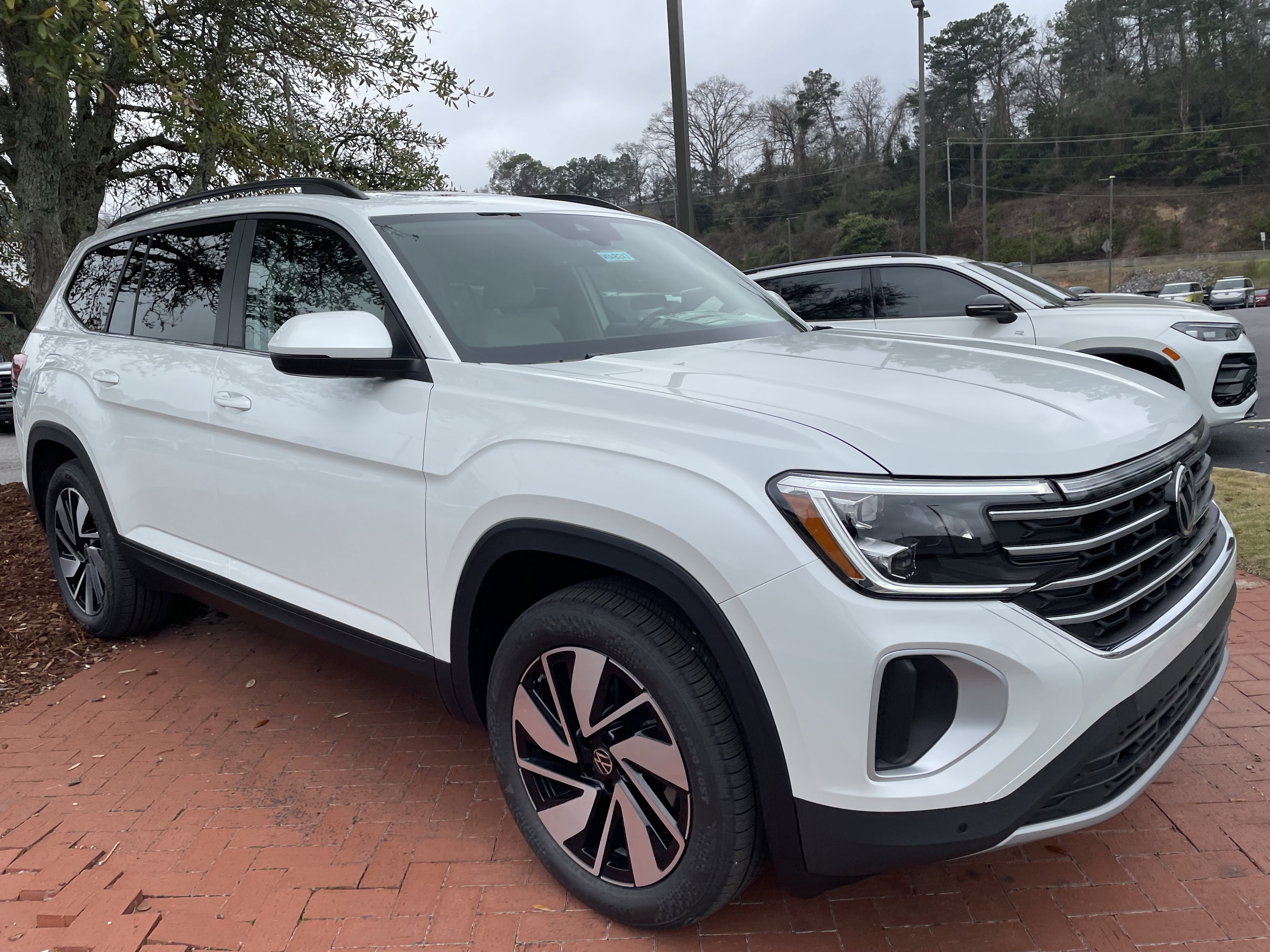 New 2026 Volkswagen Atlas SE image 3