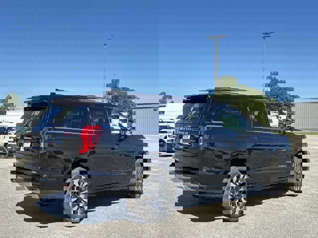 New 2025 Ford Expedition Max Platinum w/ Driver's Package image 5