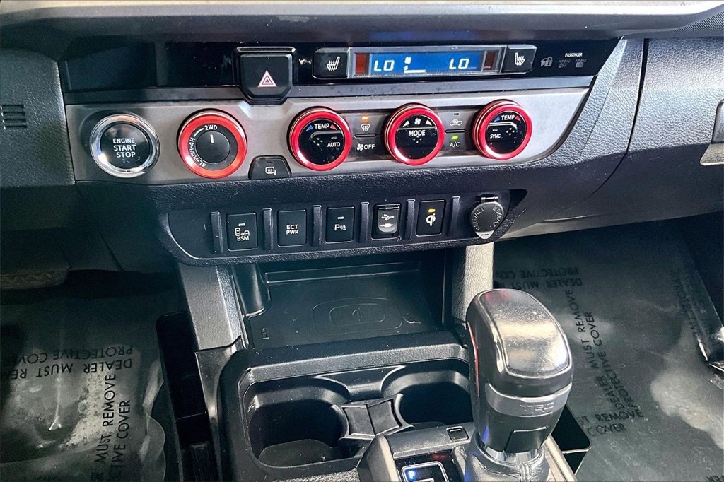 Used 2017 Toyota Tacoma TRD Sport image 16