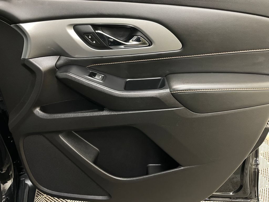 Certified 2021 Chevrolet Traverse LT FWD image 41