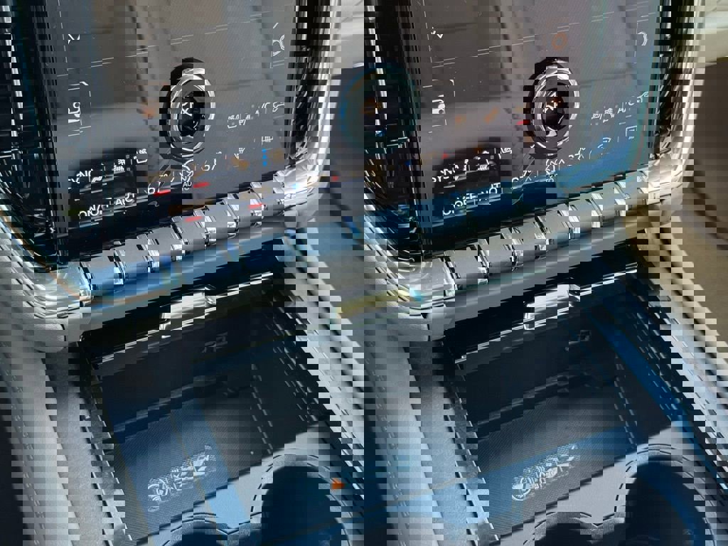 New 2026 GMC Yukon XL Denali w/ Advanced Technology Package image 32