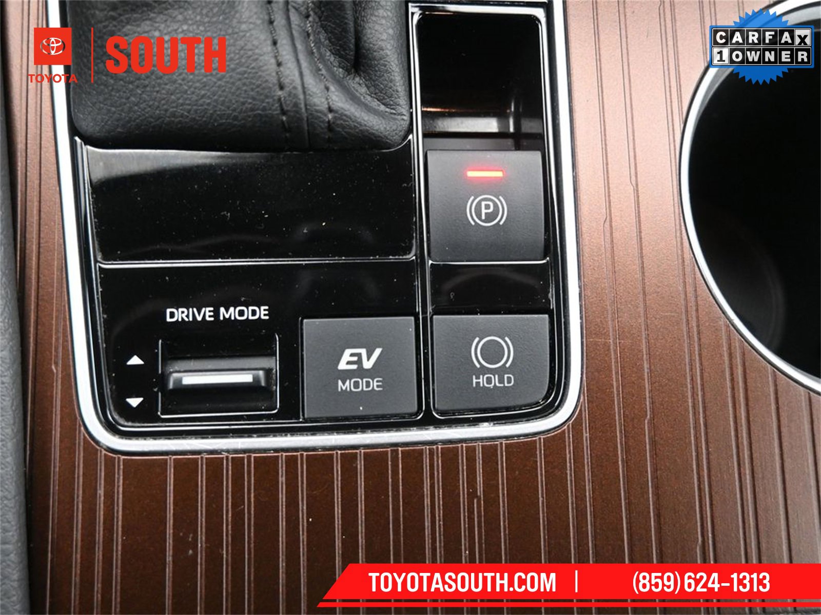 Used 2024 Toyota Sienna XLE image 18