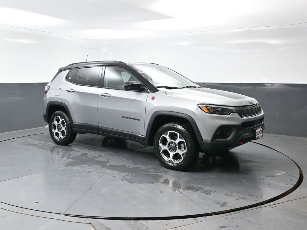 Used 2022 Jeep Compass Trailhawk w/ Trailhawk Elite Group image 5