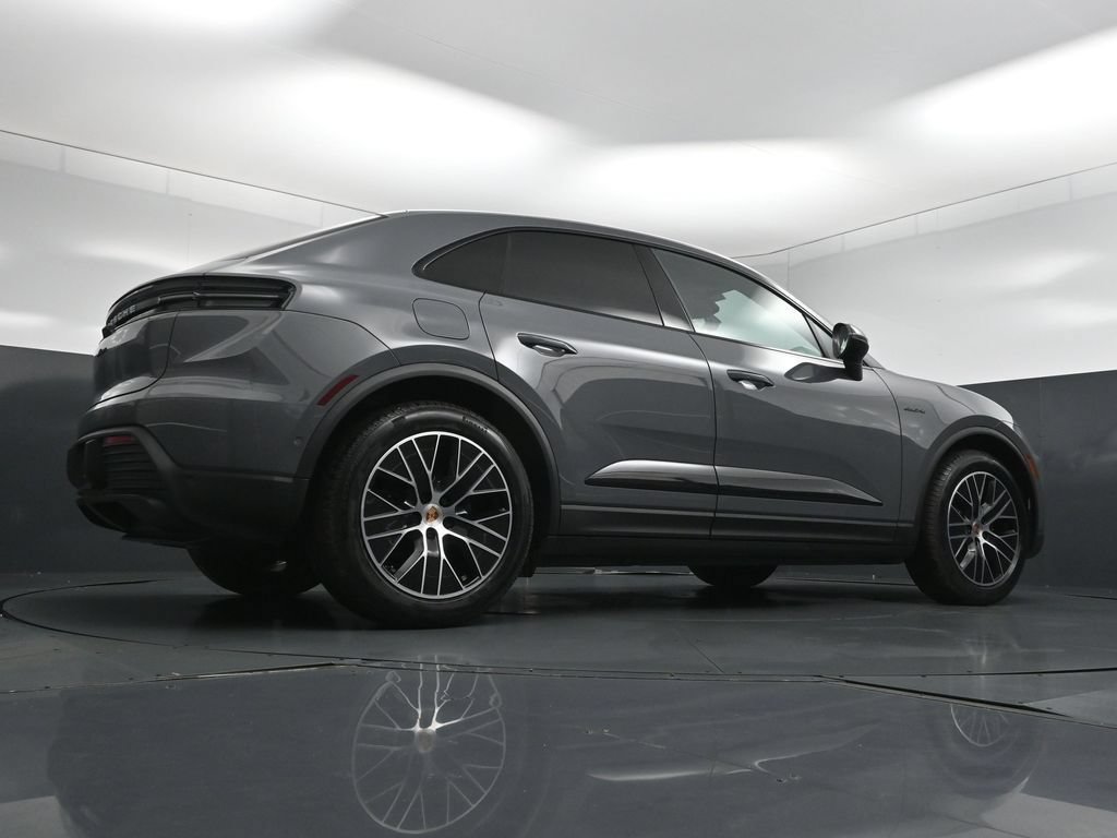 New 2025 Porsche Macan Electric RWD image 28