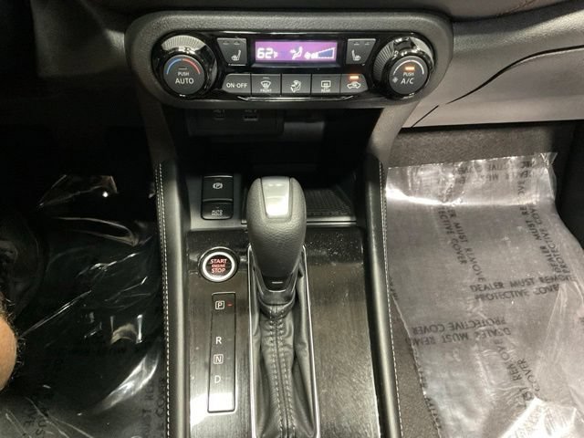 Used 2023 Nissan Kicks SR w/ SR Premium Package FWD image 38