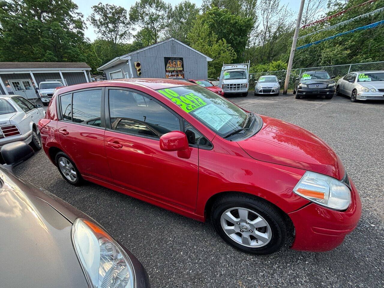 Used 2010 Nissan Versa Hatchback w/ Navigation/Satellite Pkg FWD image 3