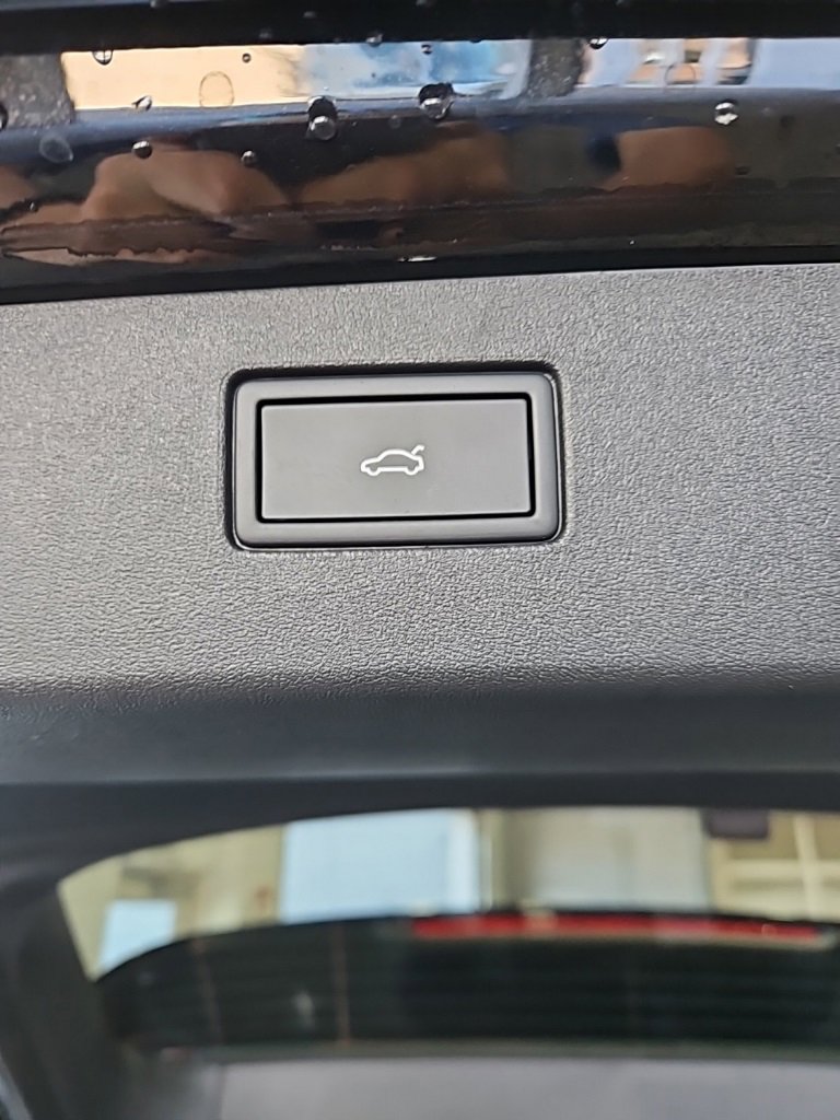 New 2026 Volkswagen Tiguan SE R-Line image 20