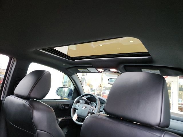 Used 2019 Toyota Tacoma Limited image 25