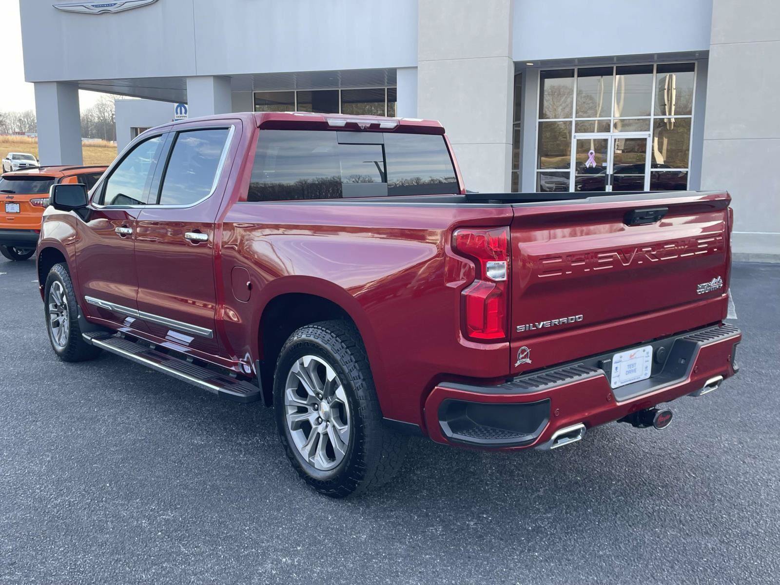 Certified 2024 Chevrolet Silverado 1500 High Country w/ Technology Package AWD/4WD image 4