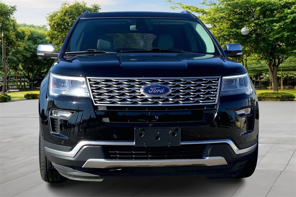 Used 2018 Ford Explorer Platinum image 2