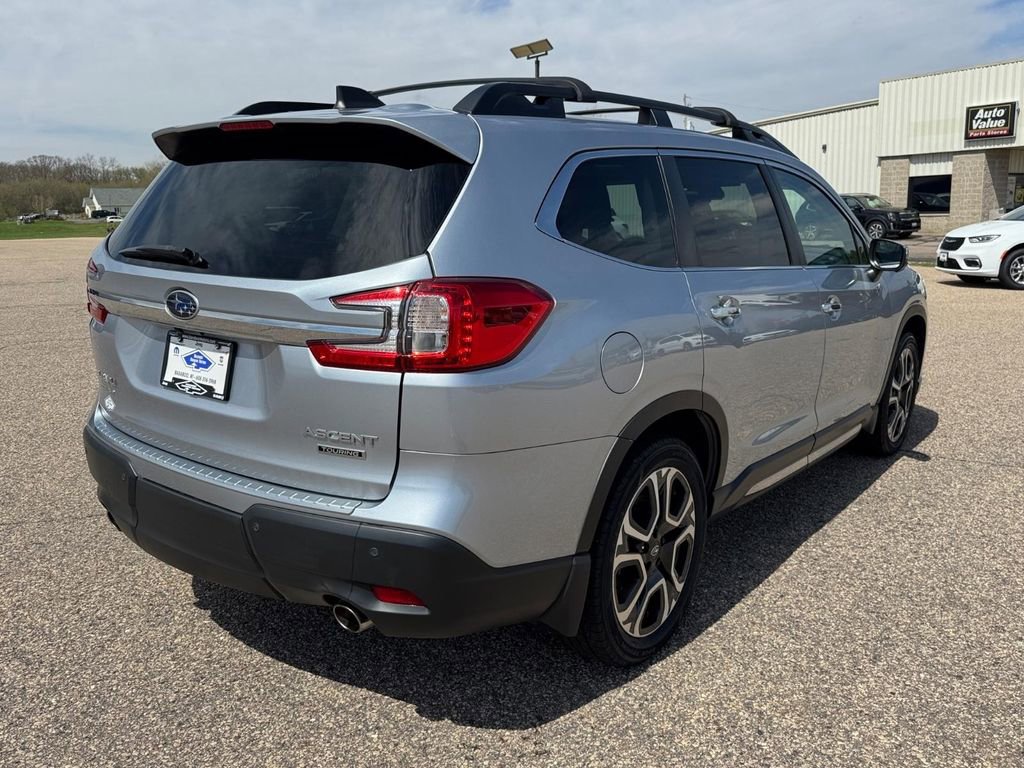 Used 2023 Subaru Ascent Touring AWD/4WD image 4