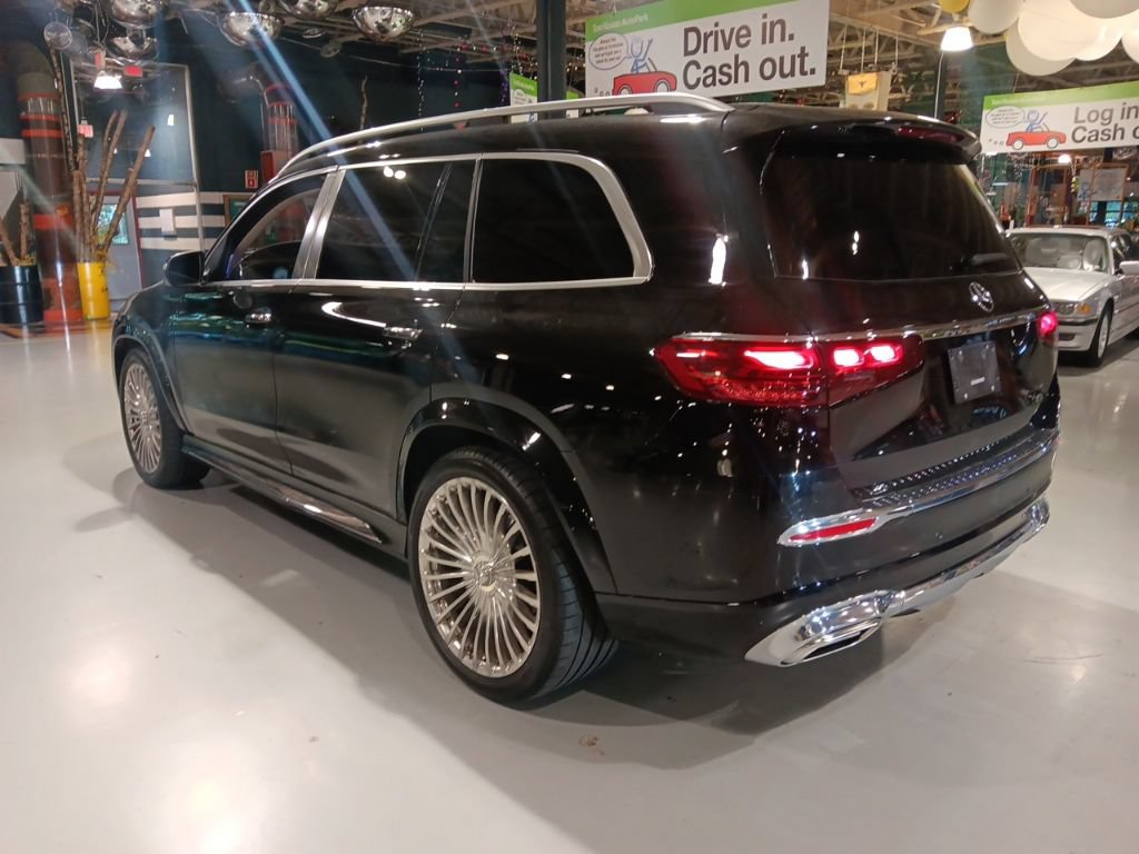 Used 2025 Mercedes-Benz Maybach GLS 600 4MATIC image 17