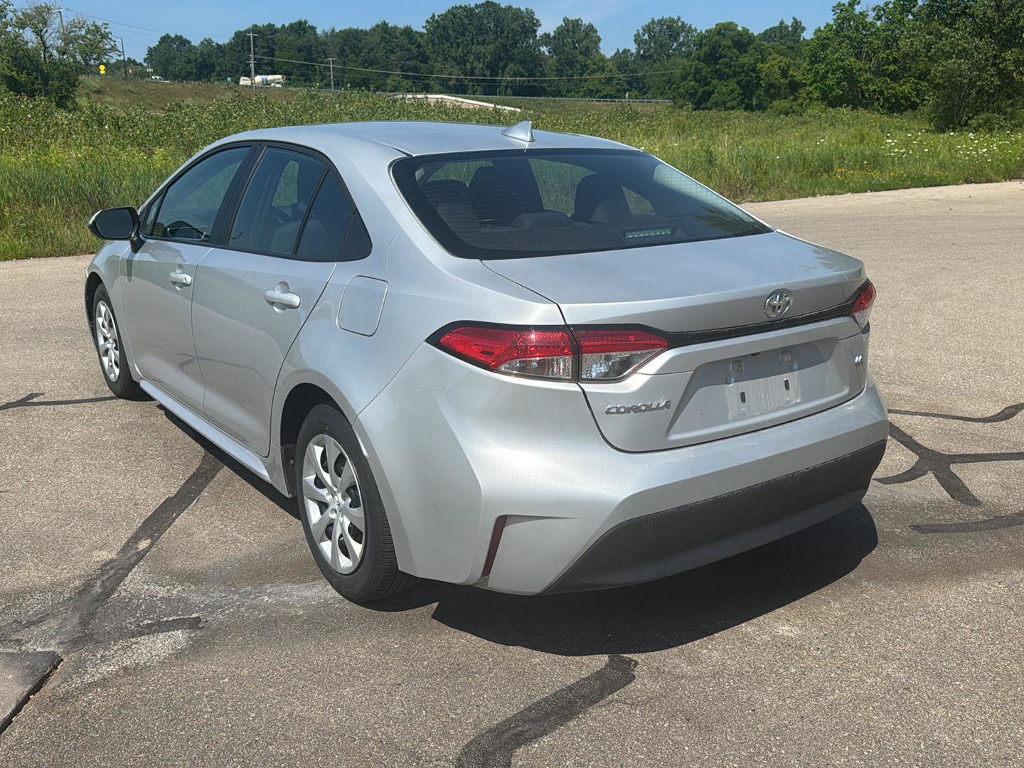 Used 2024 Toyota Corolla LE FWD image 3