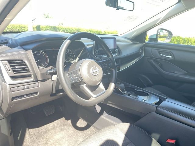 Used 2024 Nissan Rogue SV image 10