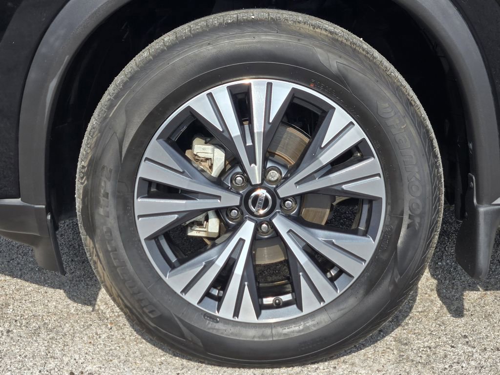 Used 2021 Nissan Rogue SV FWD image 12