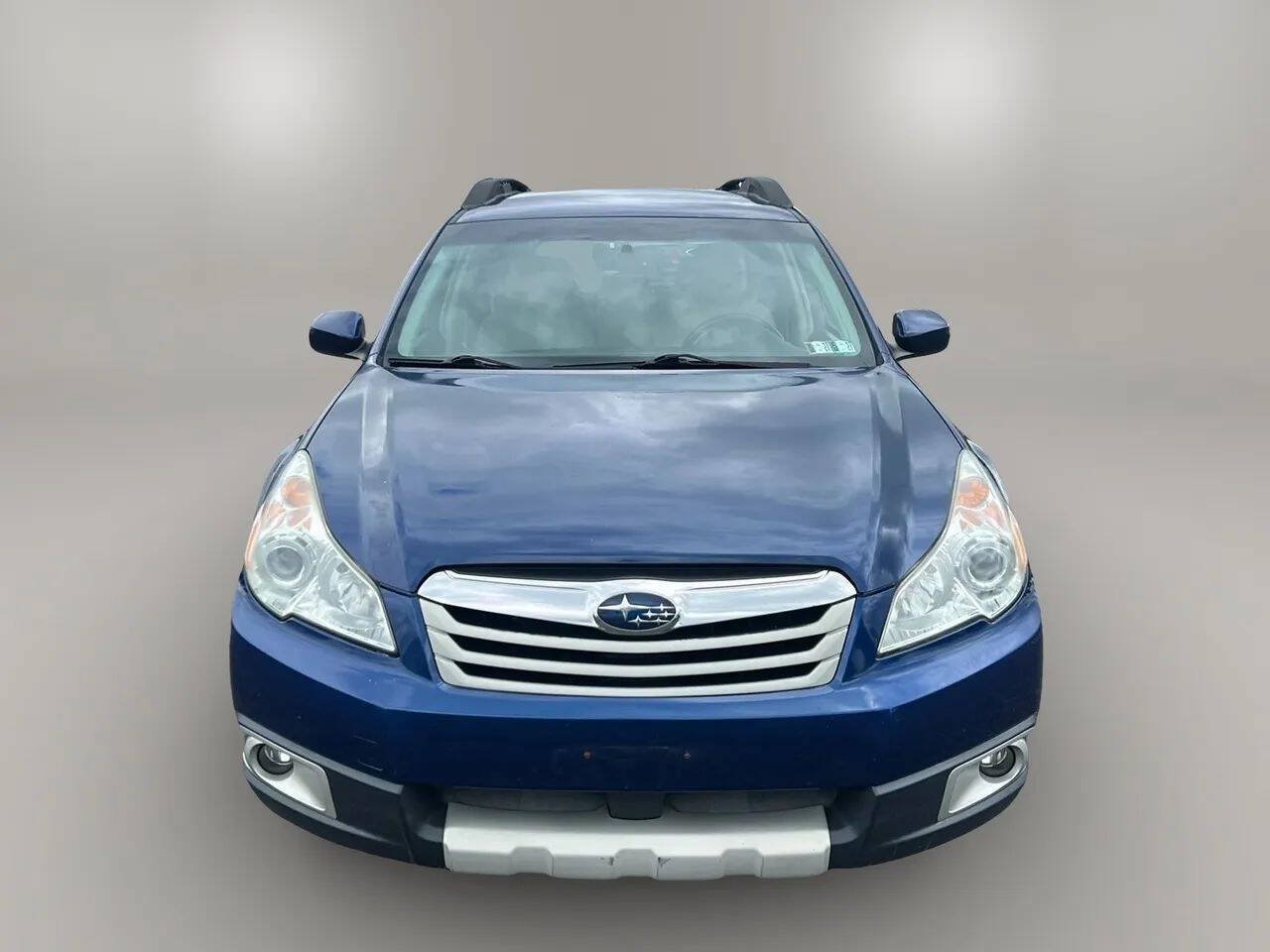 Used 2010 Subaru Outback 3.6R Limited AWD/4WD image 2