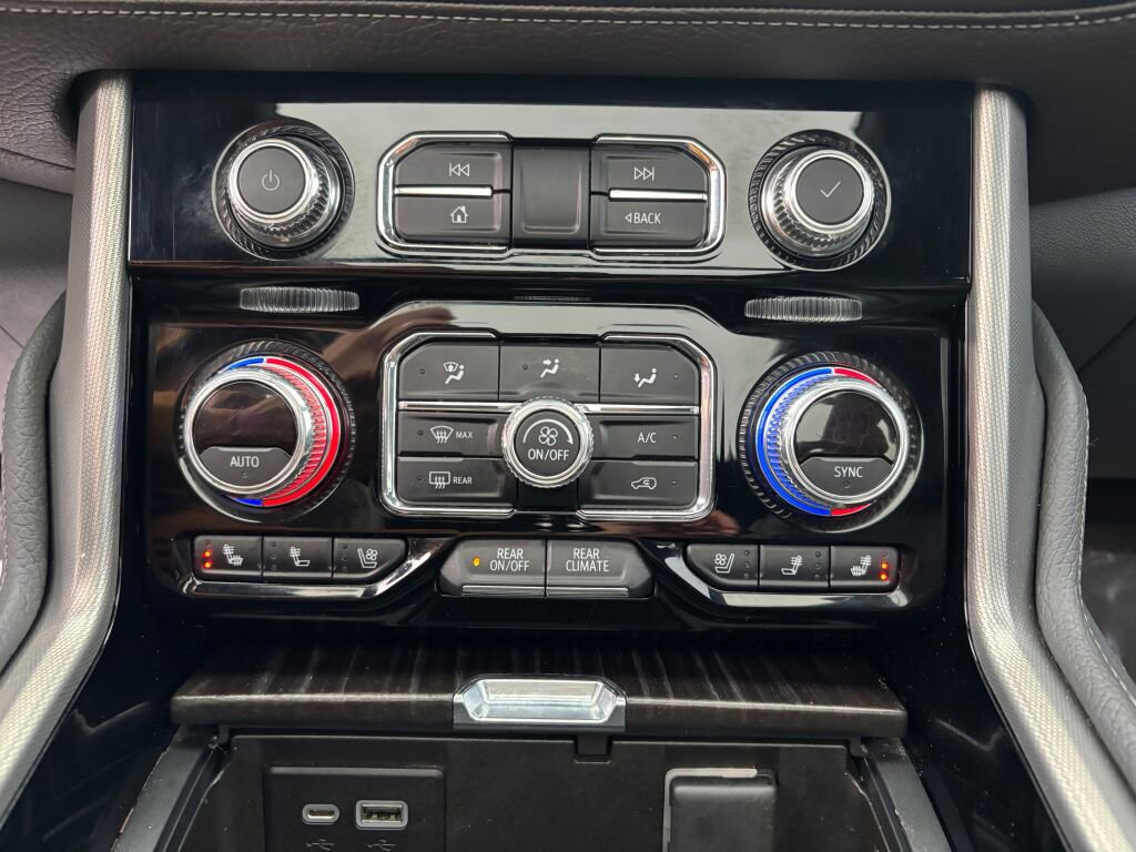 Used 2022 GMC Yukon XL Denali image 19