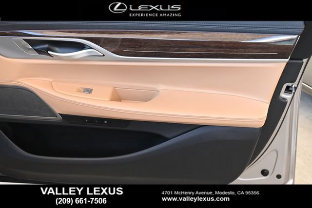 Used 2022 BMW 750i xDrive AWD/4WD image 20