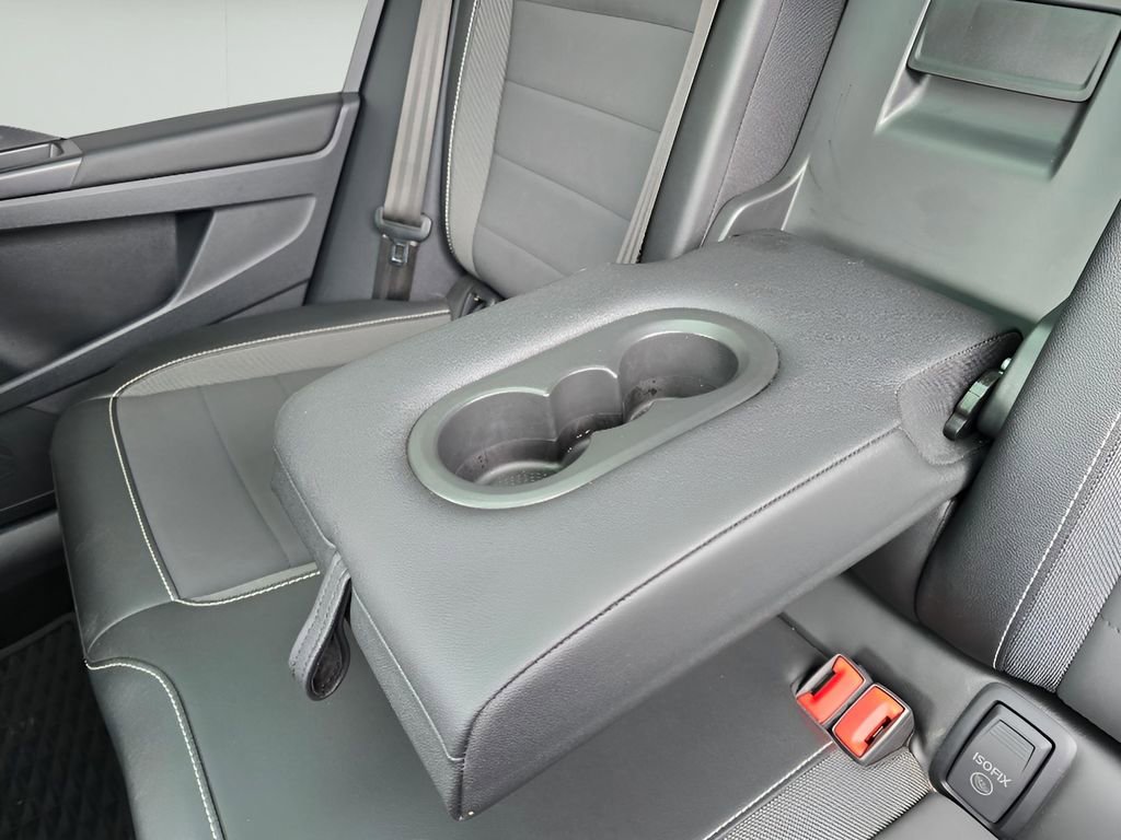 Used 2023 Volkswagen Taos SE w/ Panoramic Sunroof Package FWD image 12