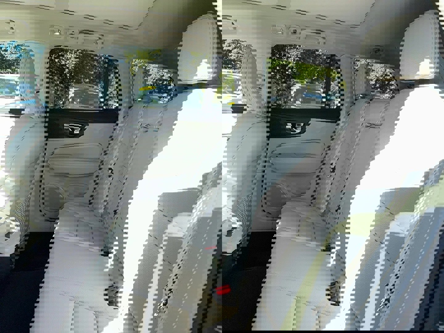 New 2026 Volvo V60 B5 Cross Country Plus w/ Climate Package image 15