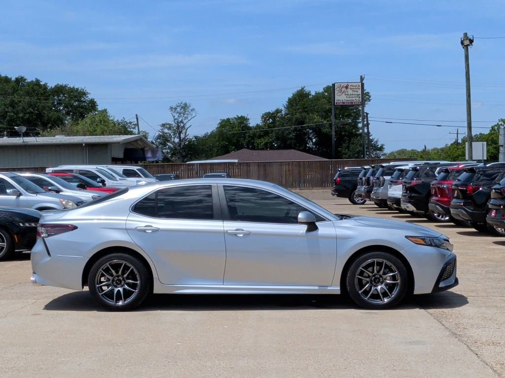 Used 2021 Toyota Camry SE FWD image 7