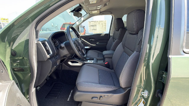 New 2026 Nissan Frontier SV w/ Tow Package AWD/4WD image 32