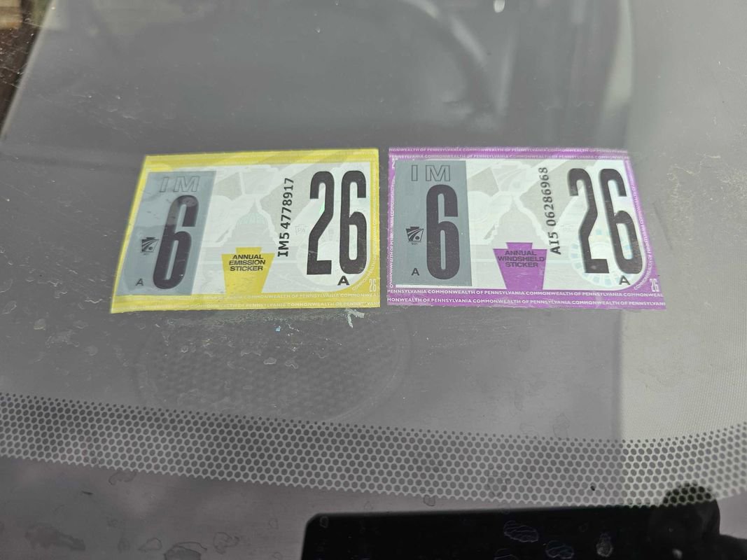 Used 2015 Chrysler Town & Country Touring-L w/ Driver Convenience Group image 4