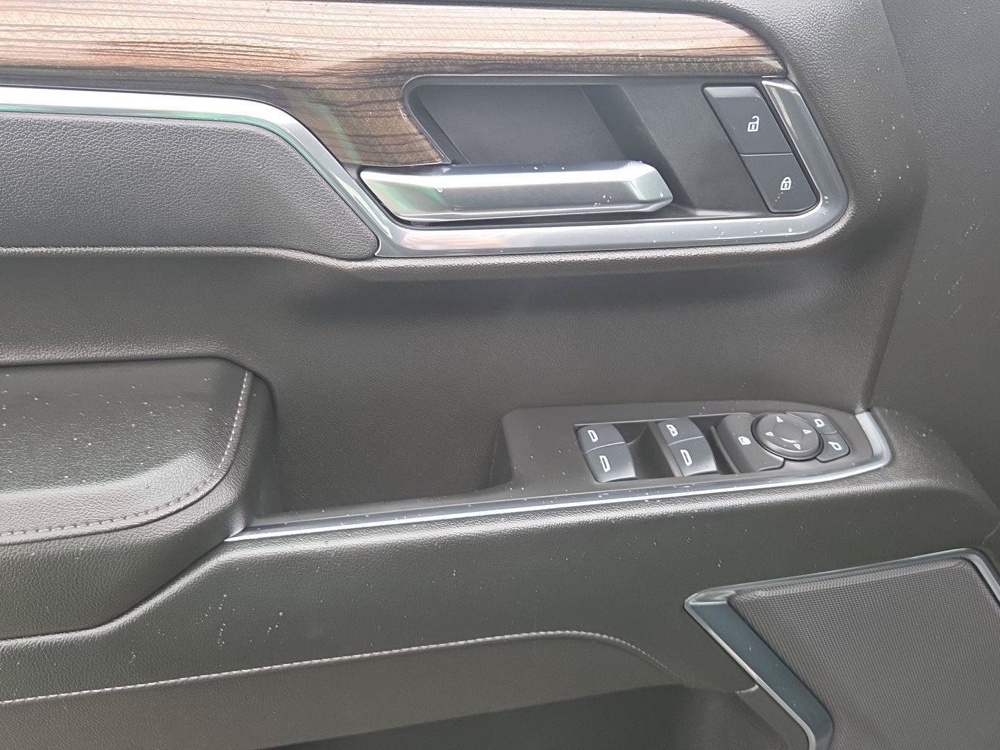 Used 2025 Chevrolet Silverado 1500 LT AWD/4WD image 17